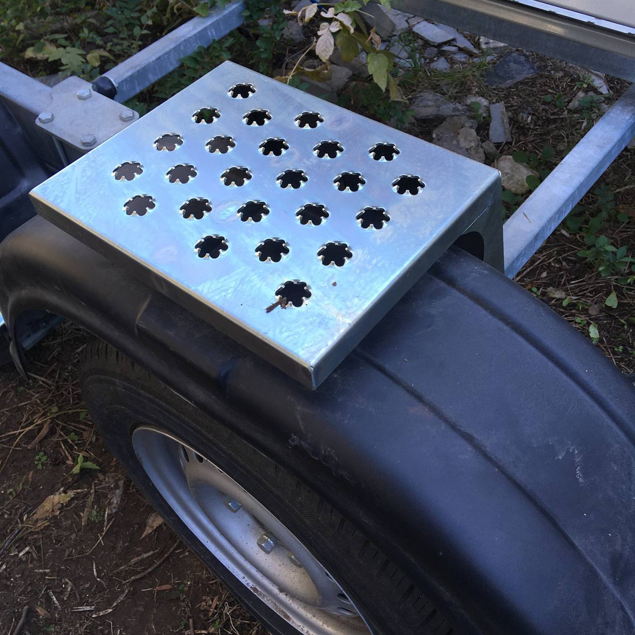 Купить подножка на крыло лодочного прицепа (ступенька) высокие по цене 5 200 р.. Низкие цены. Большой выбор. Доставка по всей России. Интернет-магазин в Москве. Только положительные отзывы!