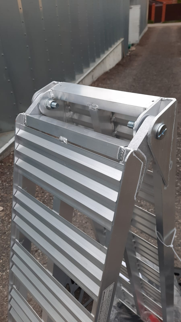 Купить рампа (сходни) трап алюминиевый 340 кг модель 613 2 шт по цене 22 000 р.. Низкие цены. Большой выбор. Доставка по всей России. Интернет-магазин в Москве. Только положительные отзывы!