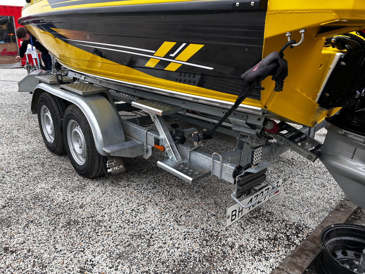 Купить лестница на заднюю часть лодочного прицепа 490.230.000.000-01 практик (правая - по ходу движения) по цене 13 400 р.. Низкие цены. Большой выбор. Доставка по всей России. Интернет-магазин в Москве. Только положительные отзывы!