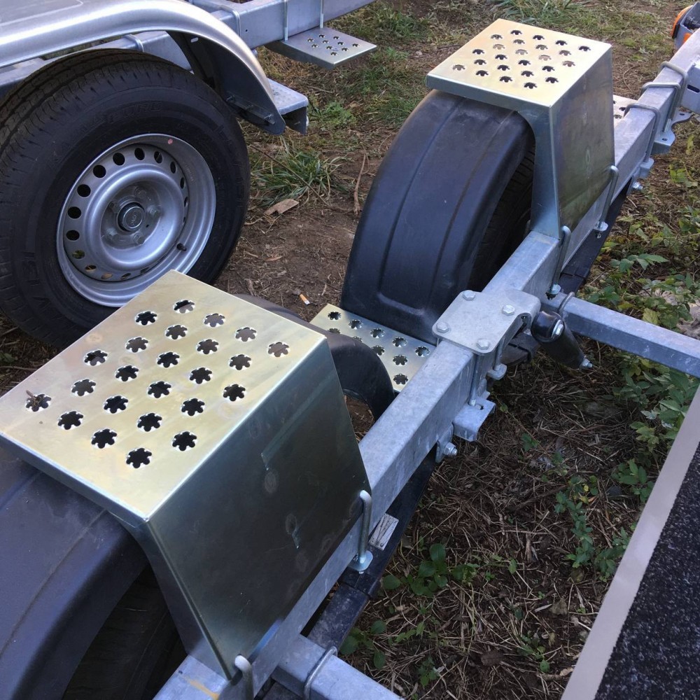 Купить подножка на крыло лодочного прицепа (ступенька) высокие по цене 5 200 р.. Низкие цены. Большой выбор. Доставка по всей России. Интернет-магазин в Москве. Только положительные отзывы!