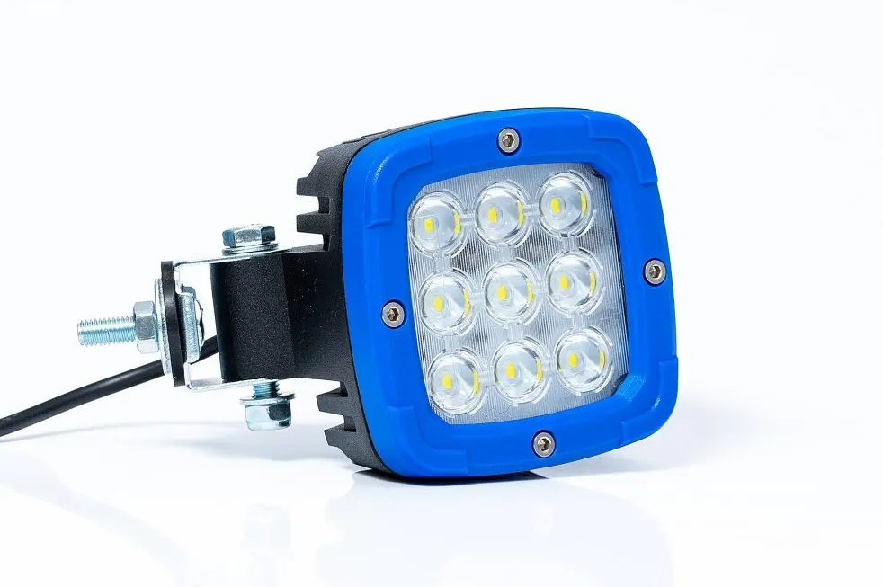 Купить светодиодная фара рабочего света fristom ft-036 led alu 2800 с проводом 1,5 м по цене 7 762 р.. Низкие цены. Большой выбор. Доставка по всей России. Интернет-магазин в Москве. Только положительные отзывы!