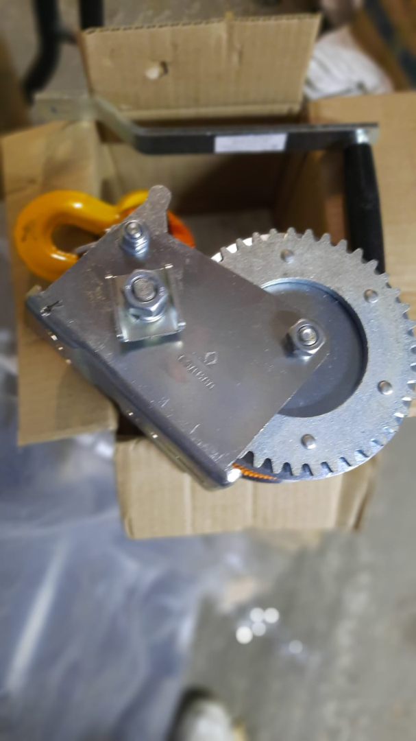 Купить лебедка ручная с фалом и крюком 545 кг по цене 3 100 р.. Низкие цены. Большой выбор. Доставка по всей России. Интернет-магазин в Москве. Только положительные отзывы!