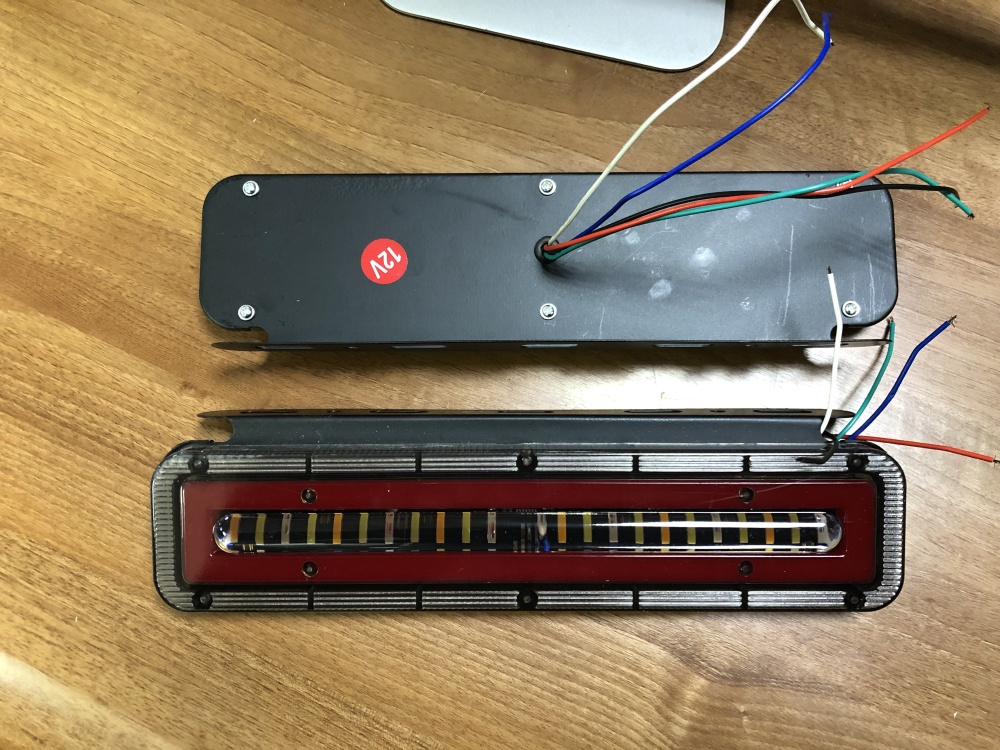 Купить комплект задних светодиодных led фонарей легкового прицепа (2 шт) по цене 3 500 р.. Низкие цены. Большой выбор. Доставка по всей России. Интернет-магазин в Москве. Только положительные отзывы!